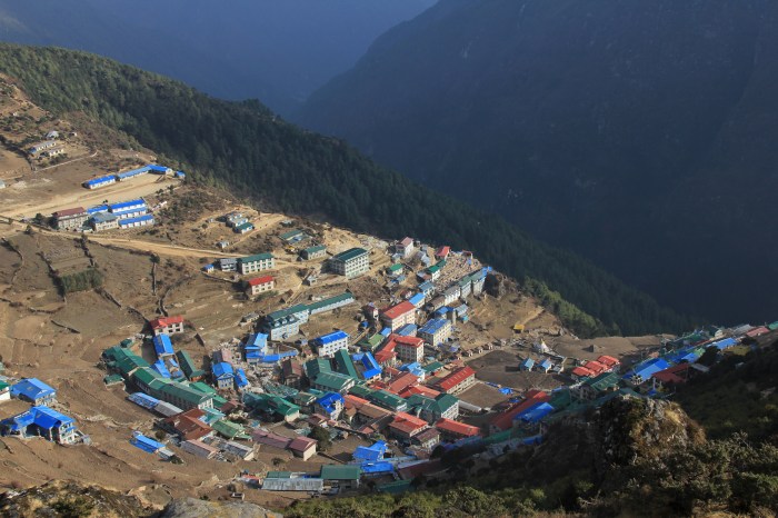Hiking back down into Namche Bazar