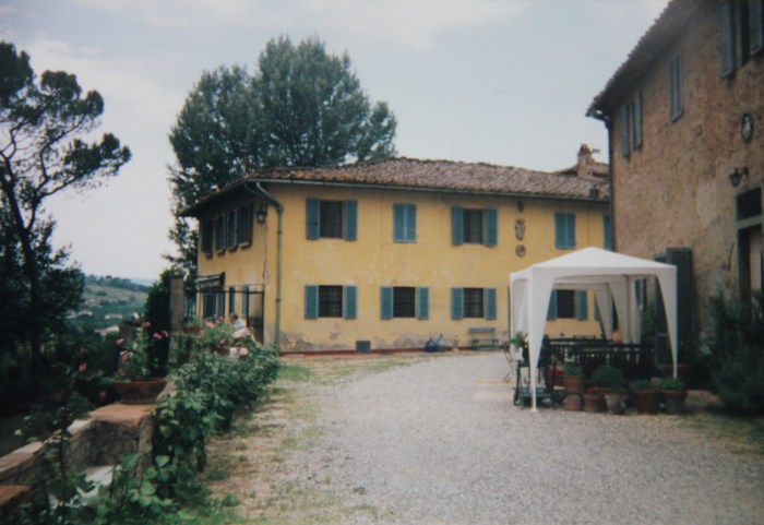 Run past 14th Century Villas in Tuscany